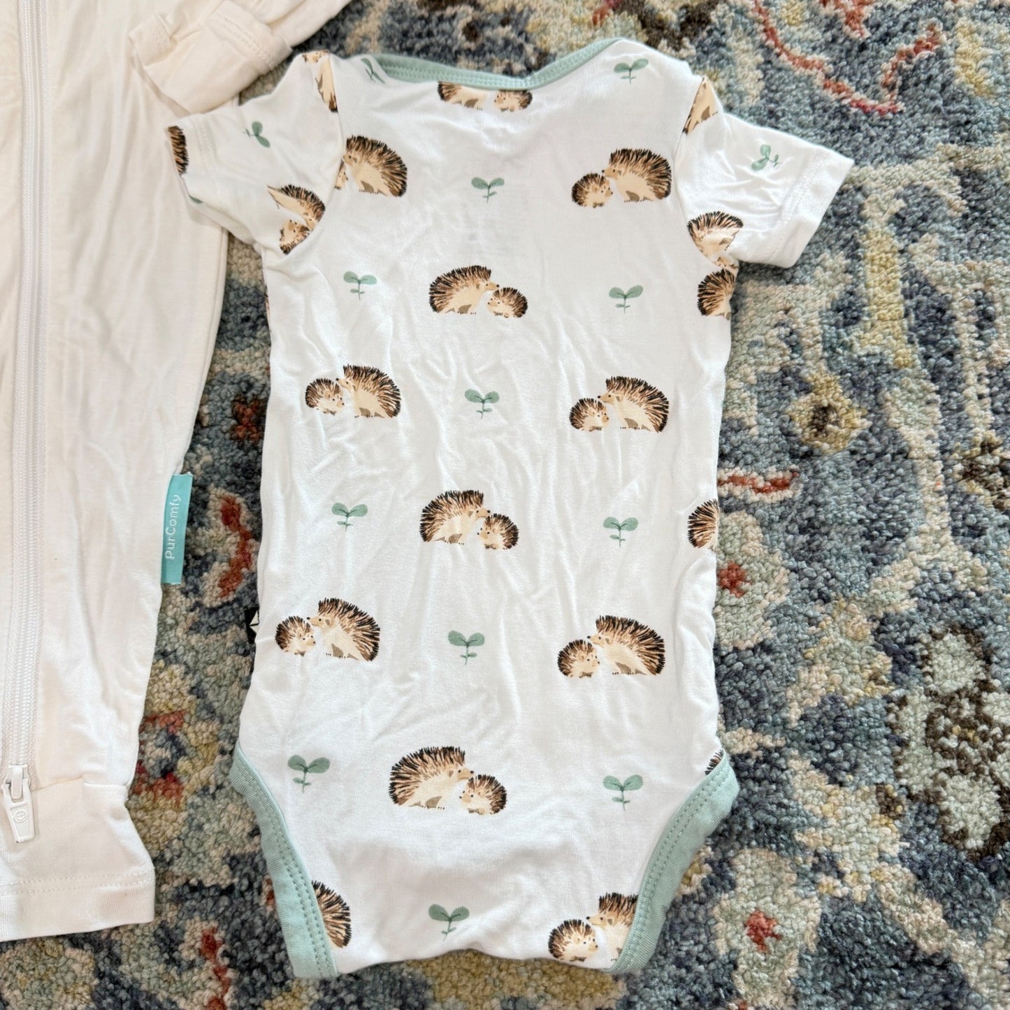Kyte Baby PurComfy Romper Bodysuit Bundle 0-3M Neutral Cream Hedgehog Bamboo EUC3