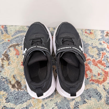 Under Armour Kids Size 1 Youth Black White Running Shoes Sport GUC4