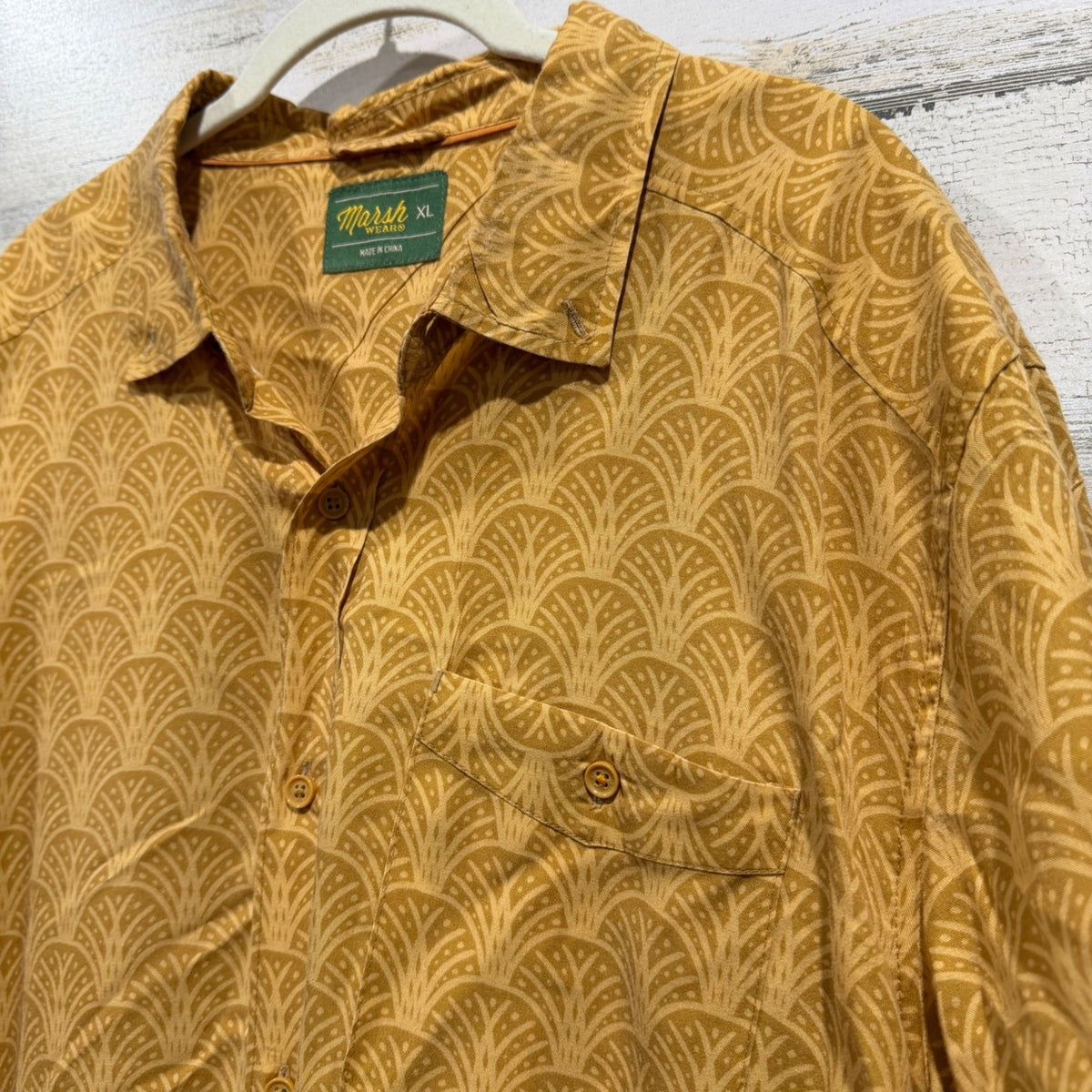 Marsh Wear MWW1021 Button Down Shirt Men XL Gold Lyocell Geometric Coastal EUC1