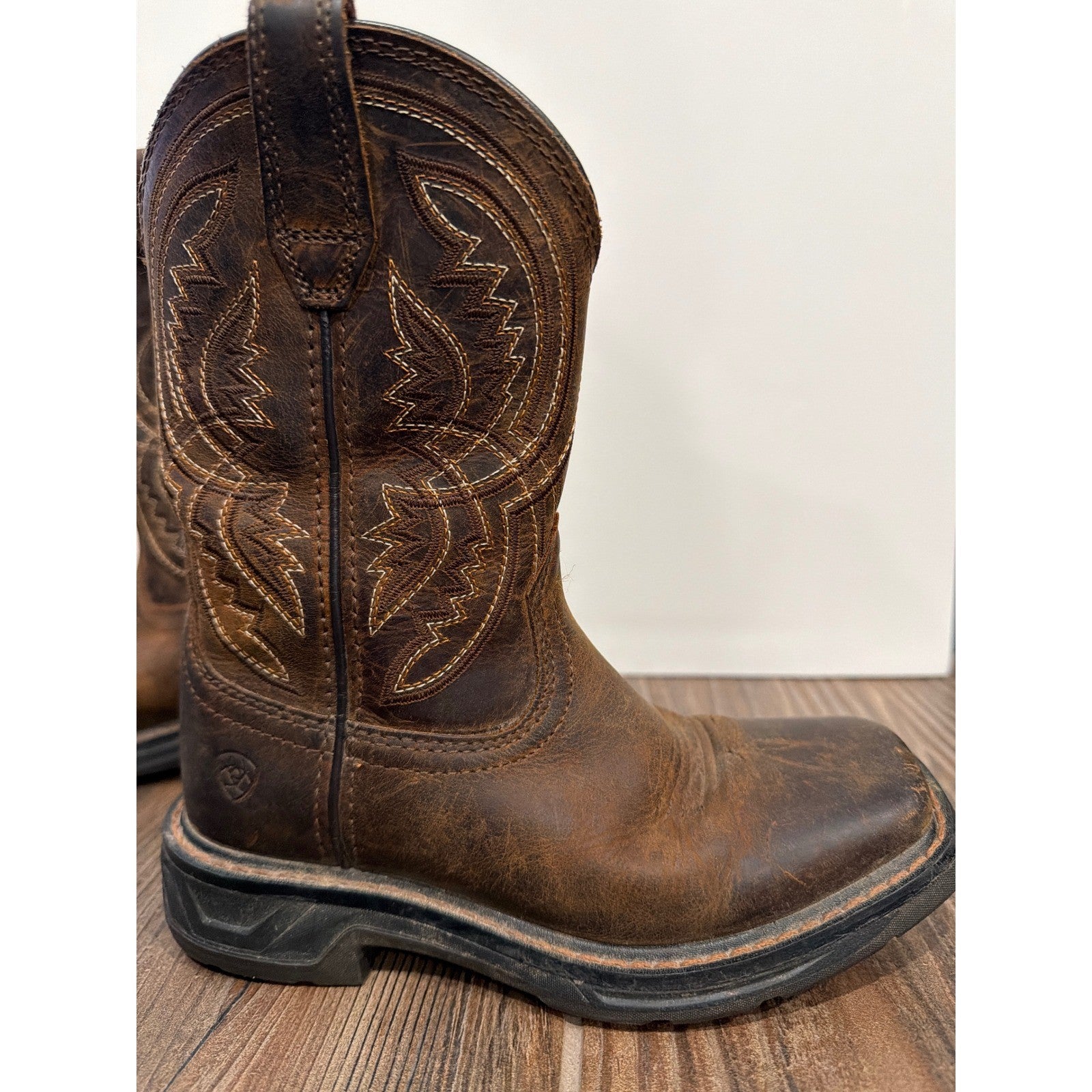 Ariat Western Boots Boys 11 Brown Leather 10042412 Cowboy GUC*Flaws11