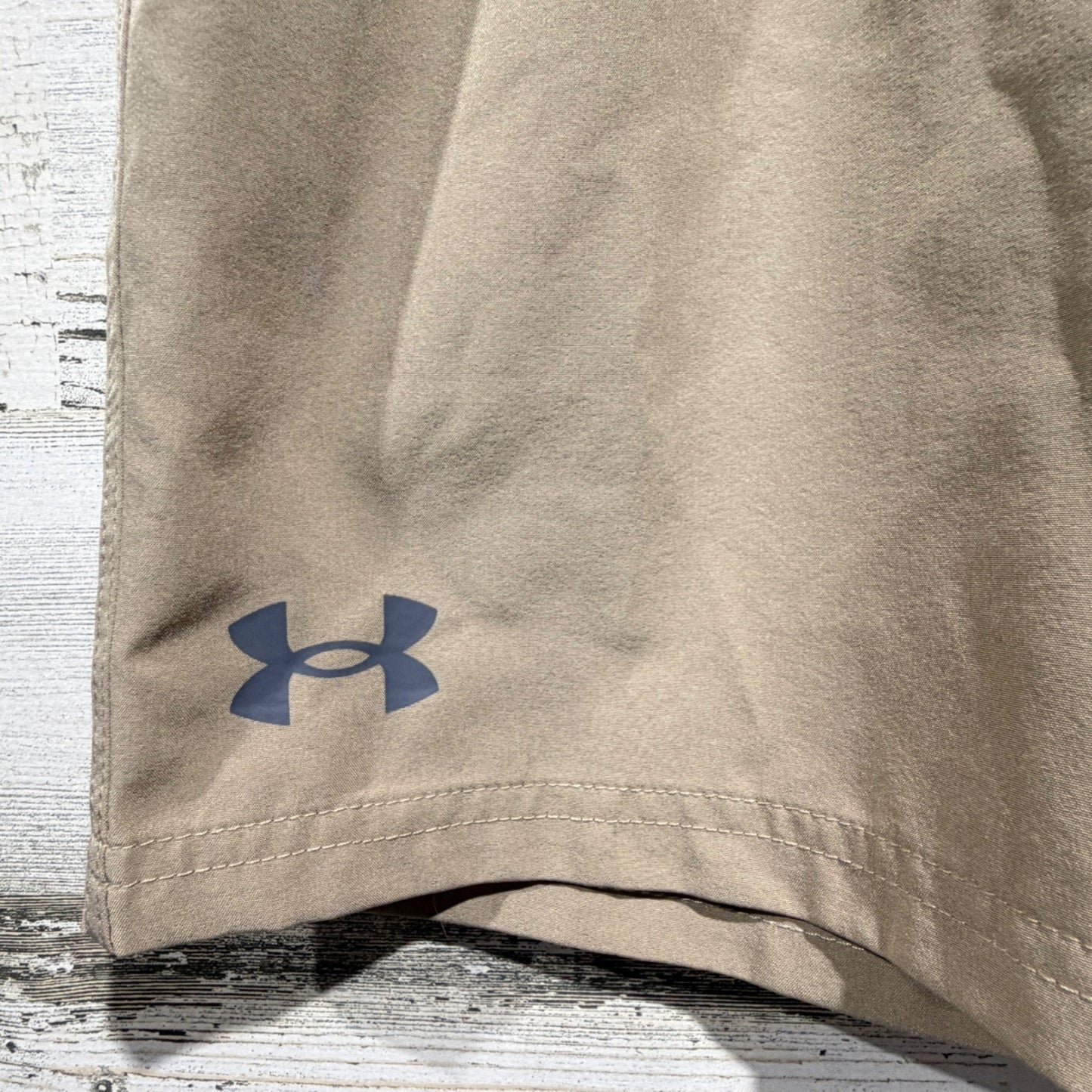 Under Armour Shorts Boys Youth Medium M Tan Khaki Performance Chino EUC1