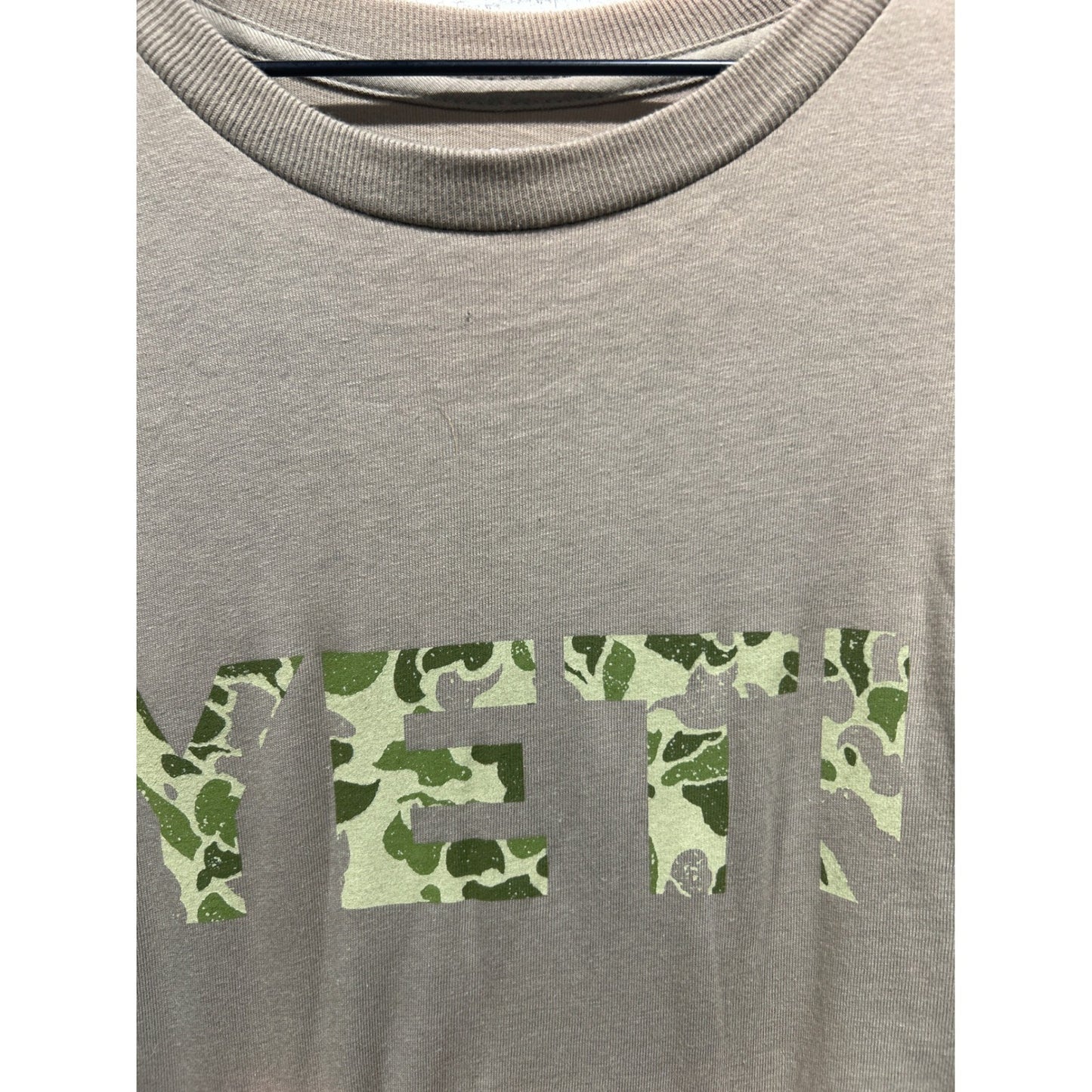 Yeti Long Sleeve T-Shirt Men XXL Tan Camo Logo Gorpcore *Flawed*2