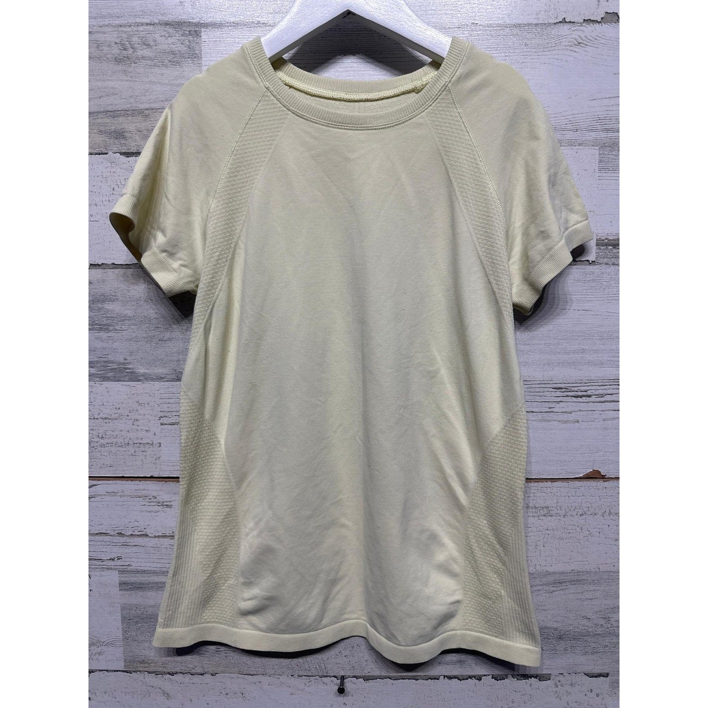Girls Size 8 Pale Yellow Seamless Athletic Top EUC0