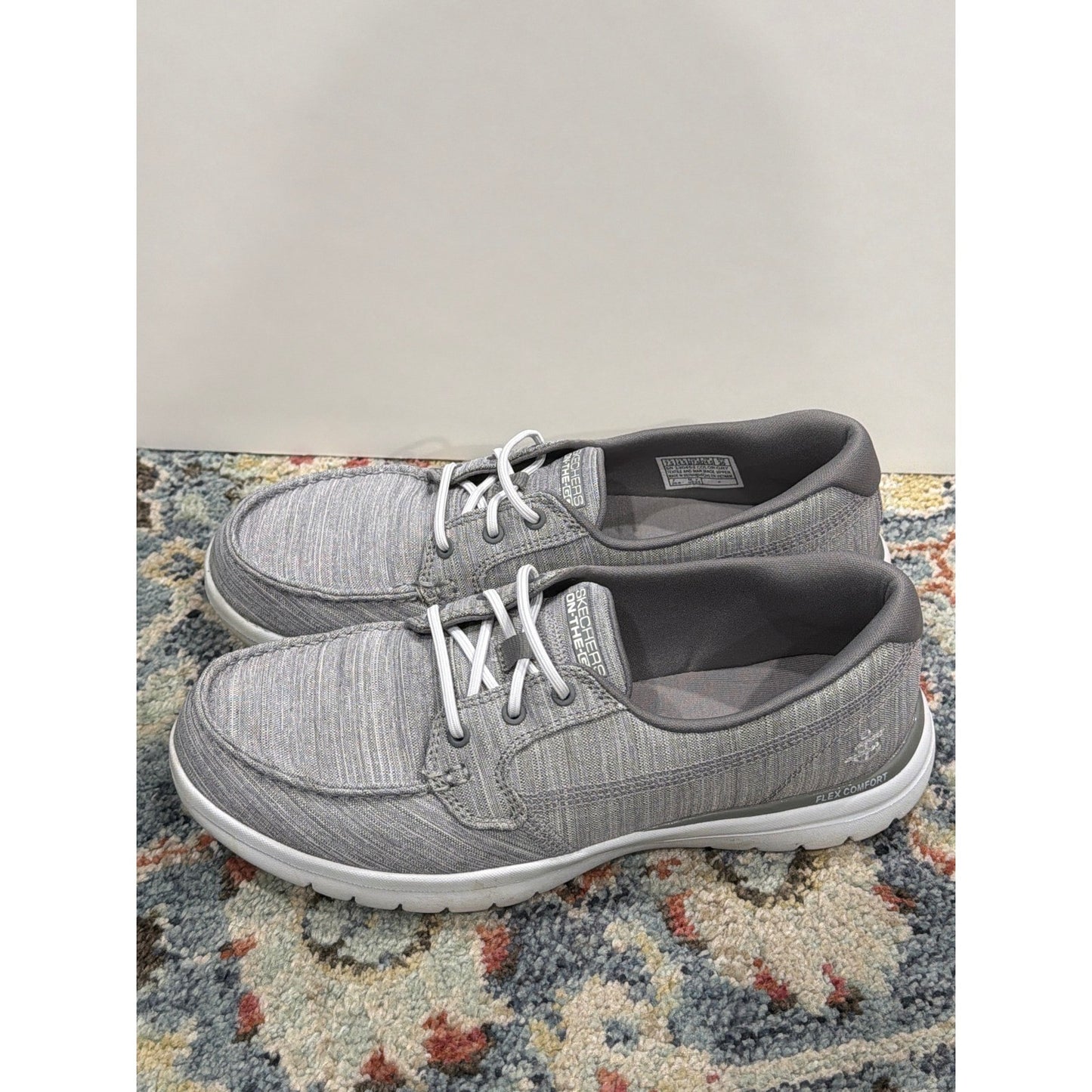 Skechers On-The-GO Flex Women 7.5 Grey Boat Shoes Casual Comfort EUC2