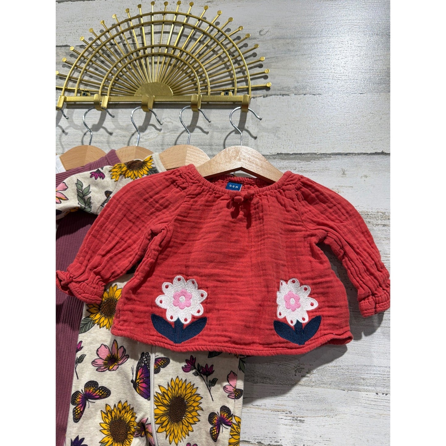 Simple Joys PJ Place Old Navy Baby Girl 0-3M Bundle Sleepers Top Ribbed Floral1