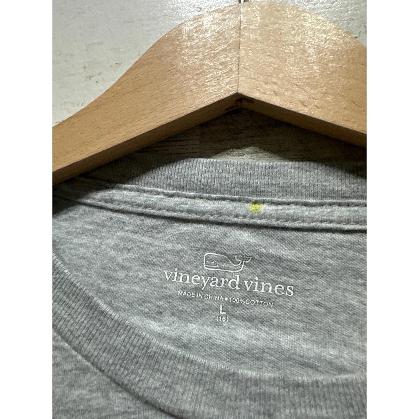 Vineyard Vines Long Sleeve T-Shirt Boys 16 Gray Whale Graphic Pocket Tee1