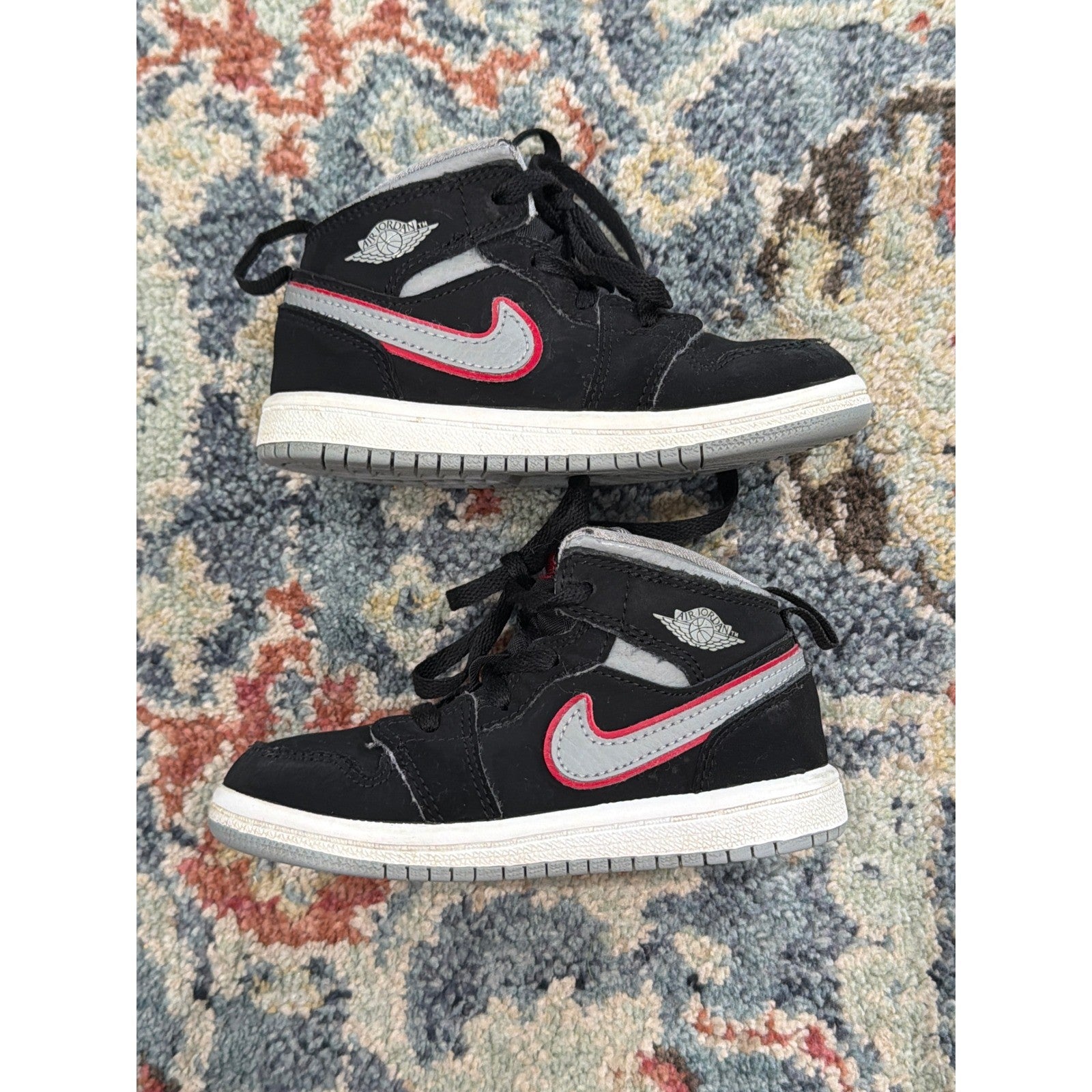Nike Air Jordan 1 Mid Boys 8C Black Grey Red High Top Sneaker Retro0