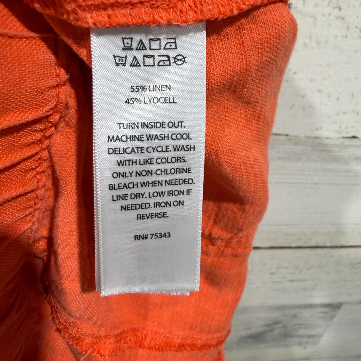 C&C California Linen Blend Pull On Shorts Womens Large Orange Ruffle Hem Summer4
