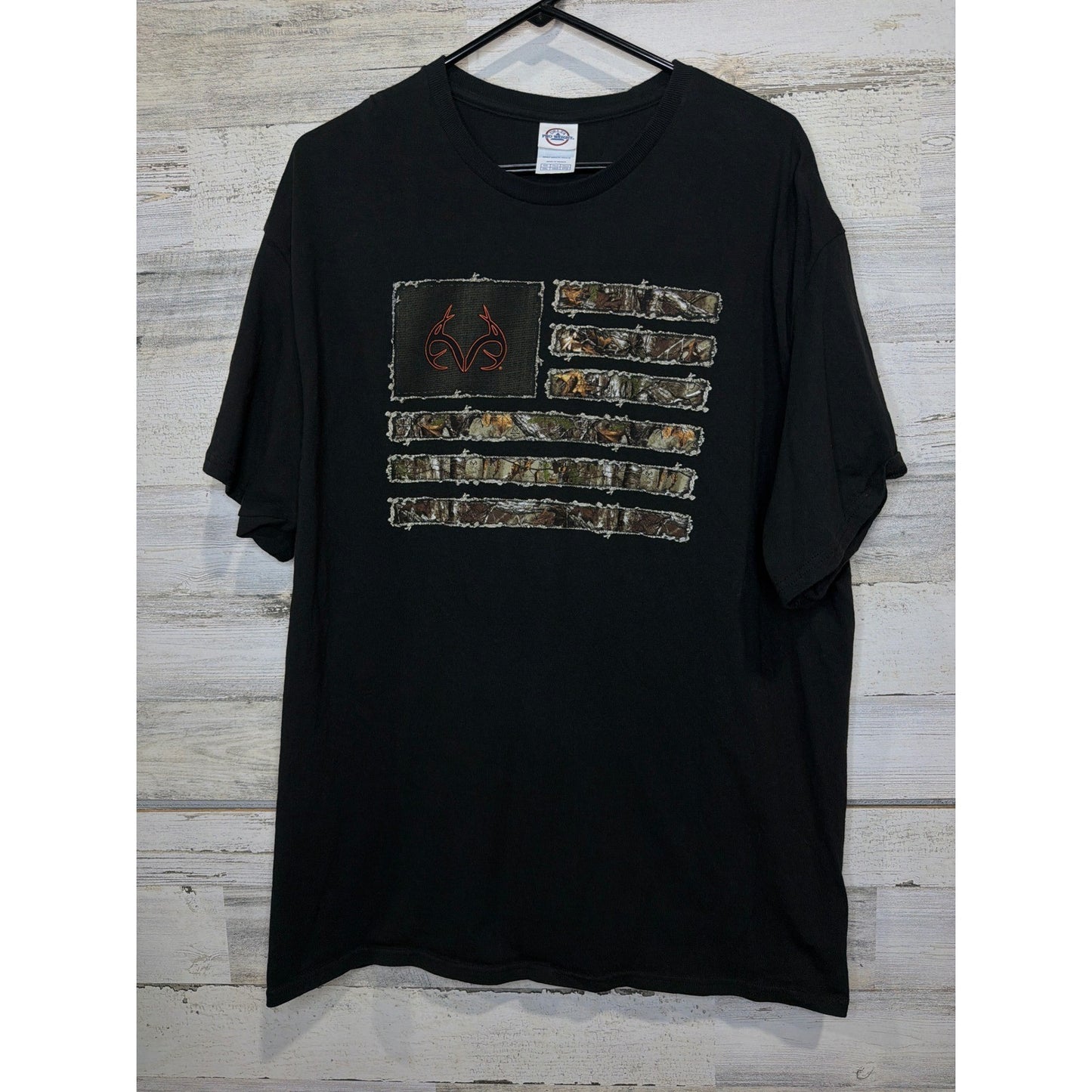 Delta Pro Weight T-Shirt Men 2XL Black Realtree Camo Flag Gorpcore EUC0