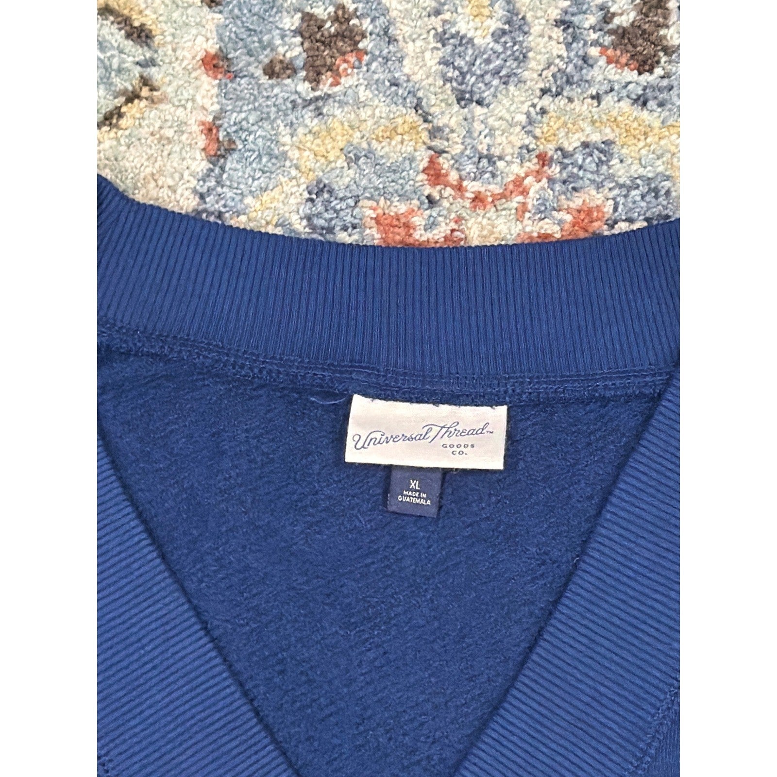 Universal Thread Sweatshirt Women Soft XL Blue V-Neck Raglan Soft Athleisure EUC1