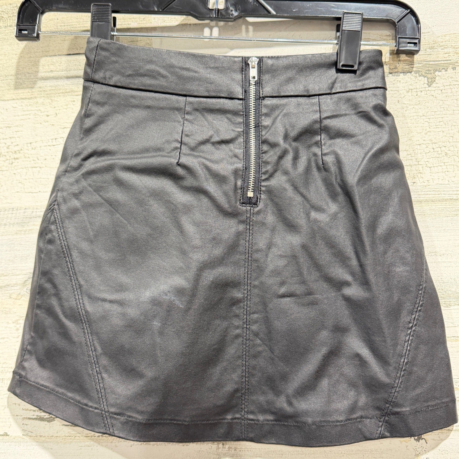 GB Girls Faux Leather Mini Skirt Size 7 Black Exposed Zipper Edgy EUC1