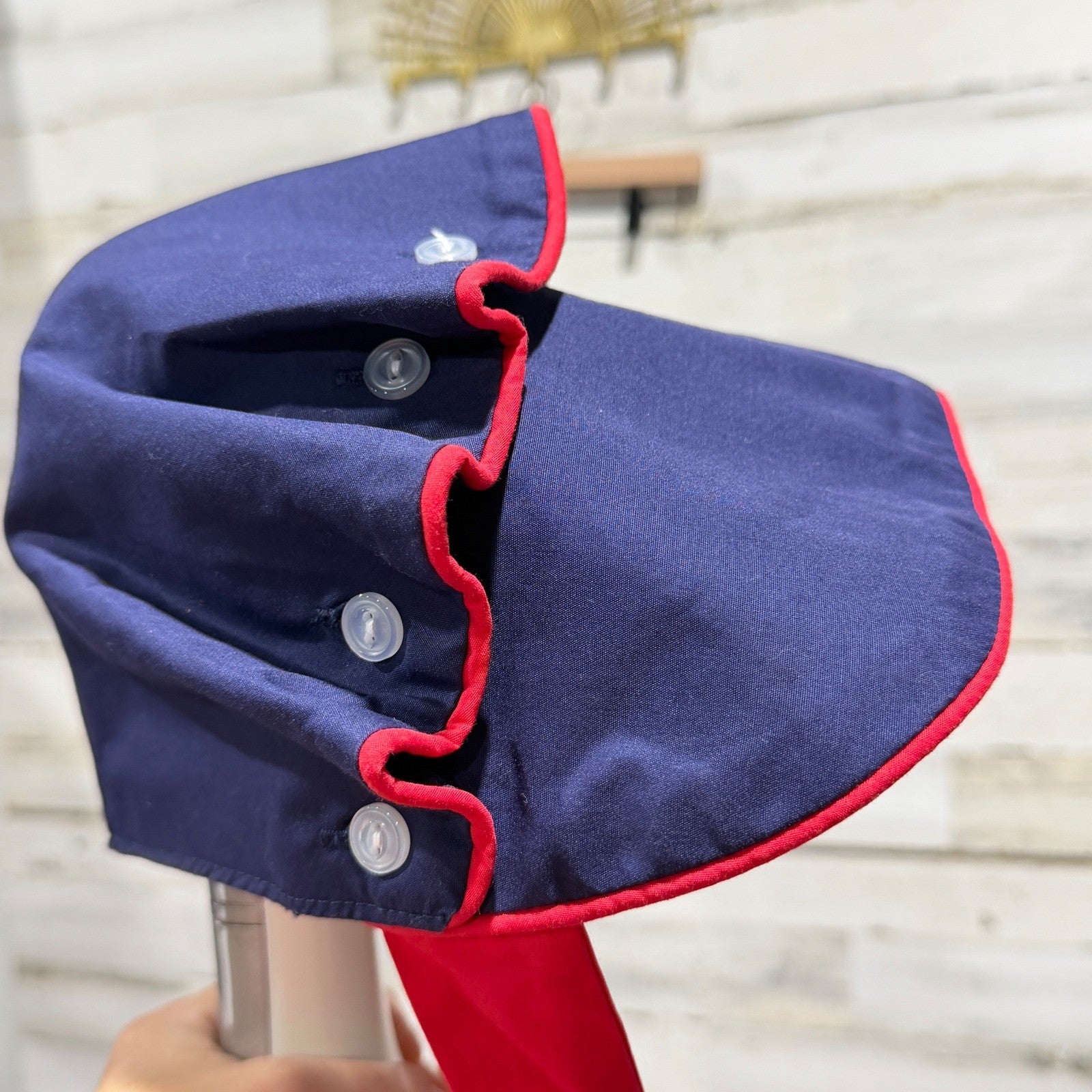 The Beaufort Bonnet Company Bonnet Large Navy Red Button Back Preppy *Flawed2