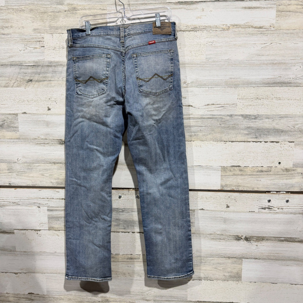 Wrangler Straight Fit Jeans Men 32x30 Blue Cotton Spandex NWT3