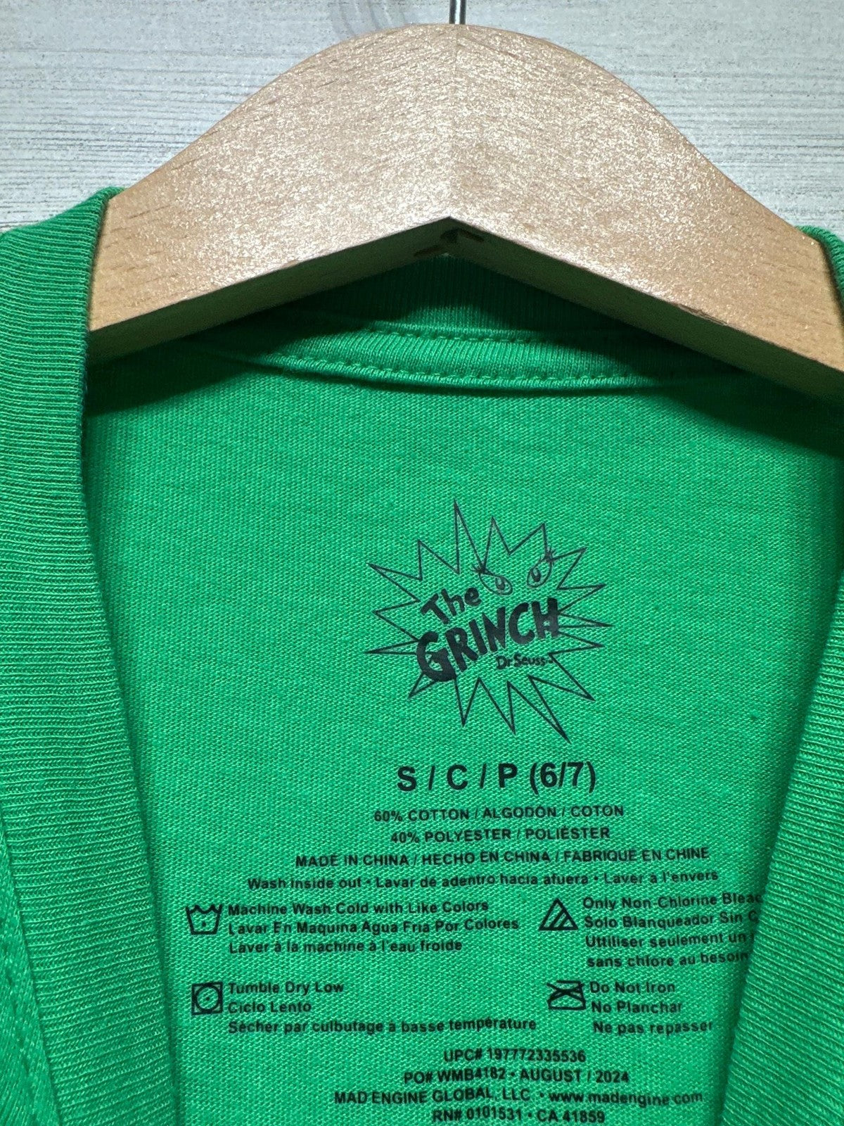 The Grinch Holiday T-Shirt Boys Size 6/7 Small VGUC1