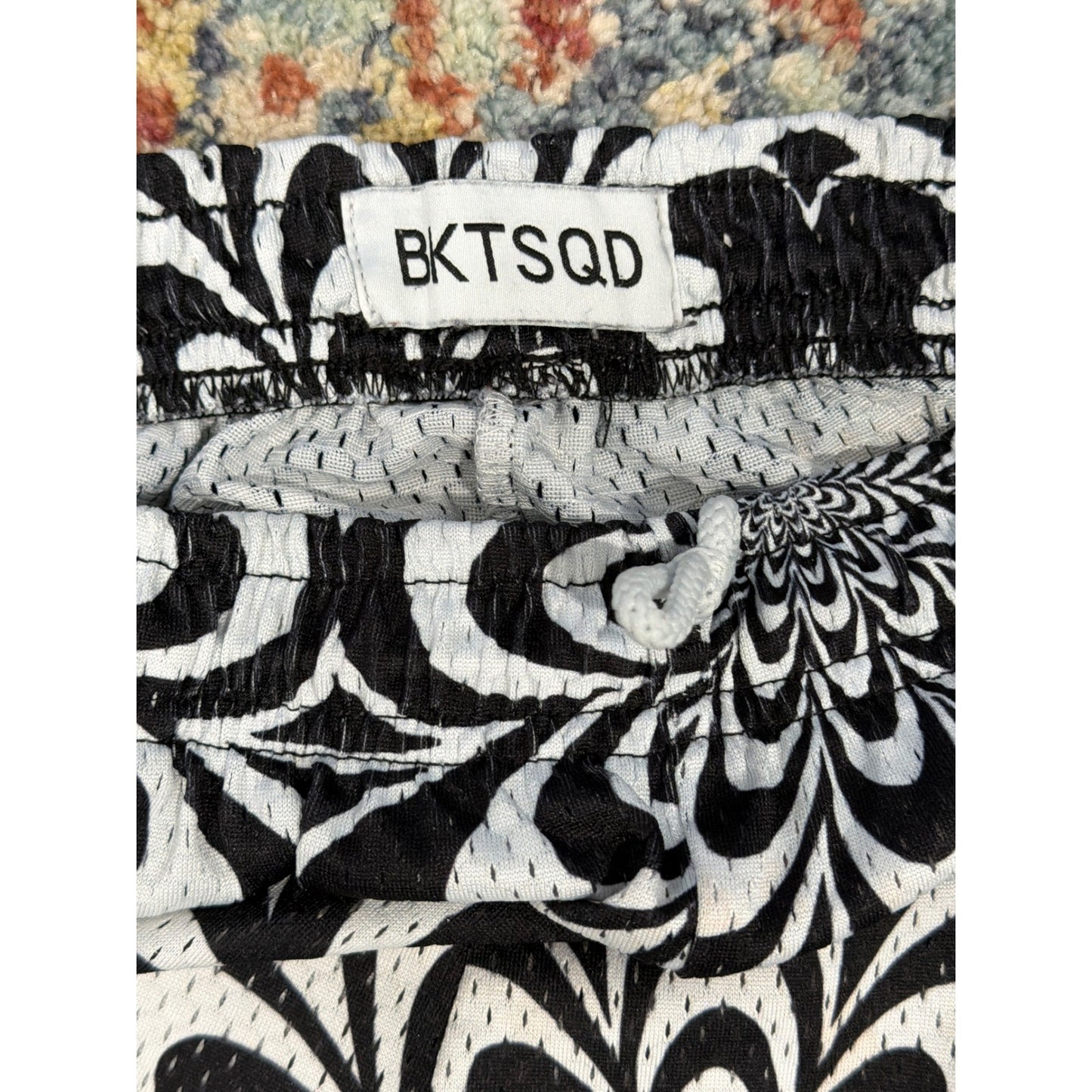 BKTSQD Basketball Shorts Kids XL Black White Psychedelic Mesh Sport *Flawed3