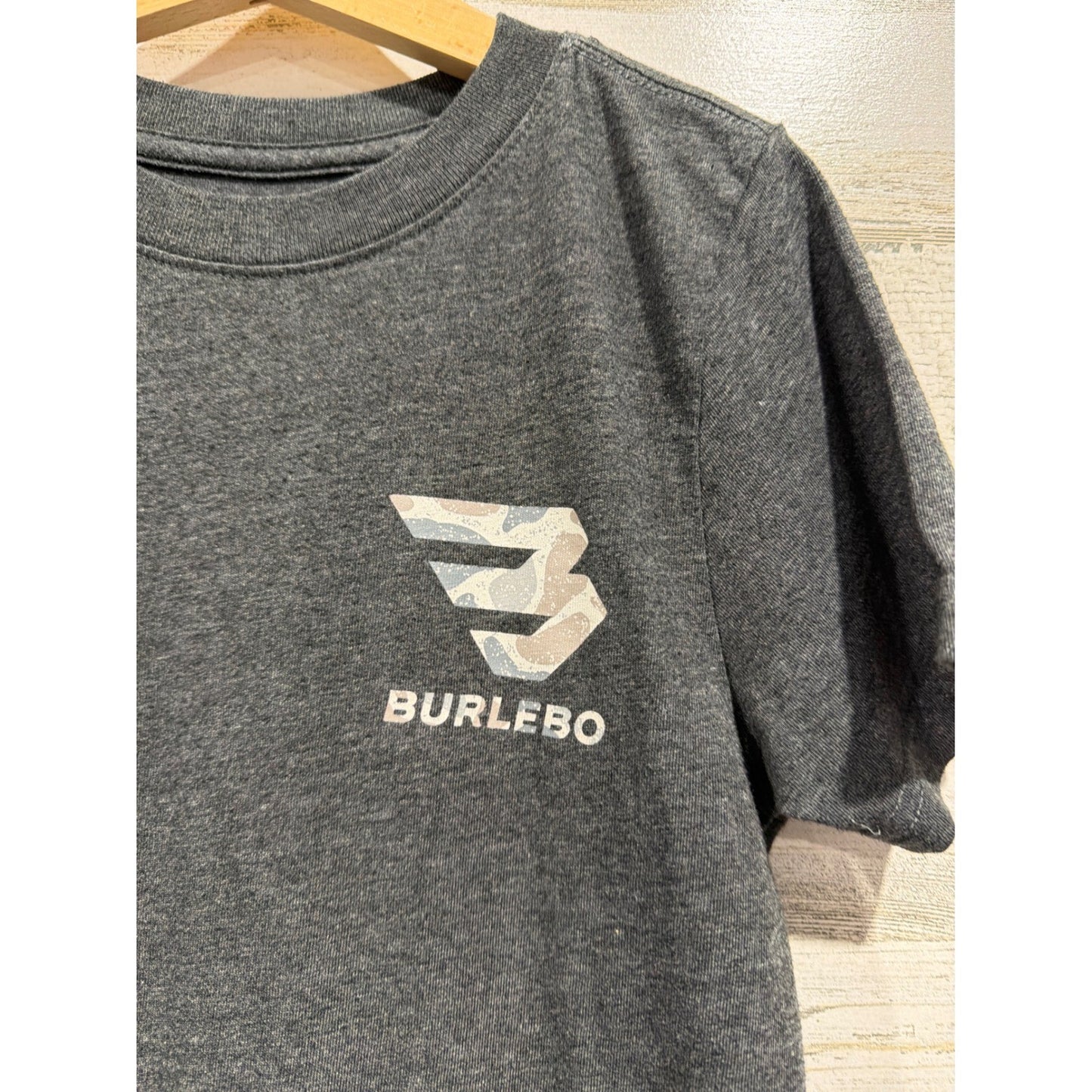 Burlebo T-Shirt Boys 8 Gray Camo Logo Graphic Outdoorsy EUC1