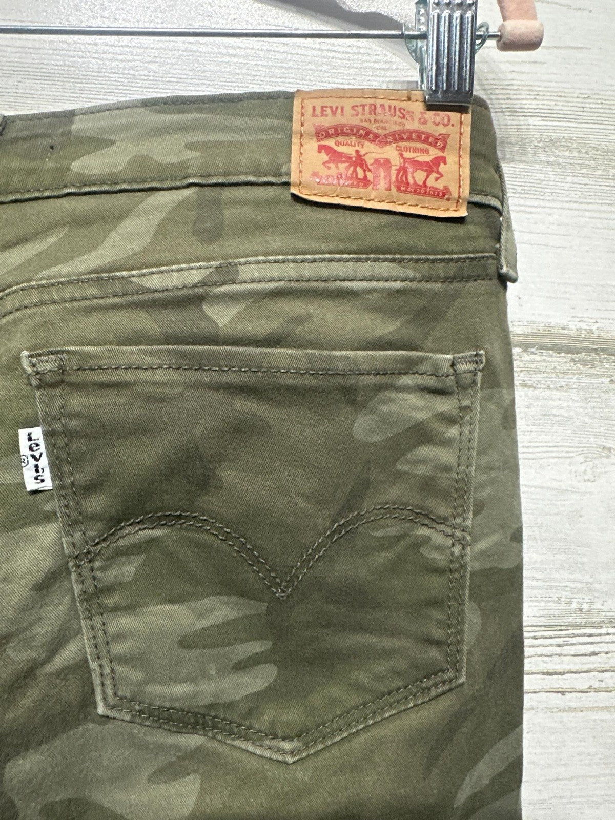 Levi's 711 Skinny Jeans Women 30 Green Camo Mid Rise Stretch Denim EUC3