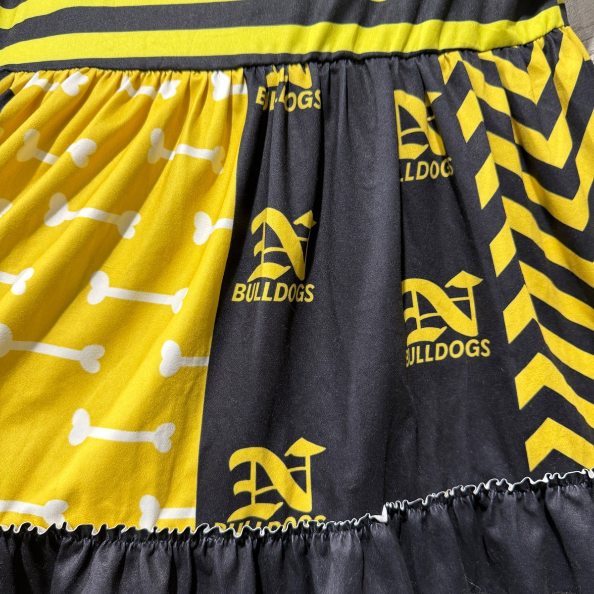 Bulldogs Mascot Tunic Top Girls 10-12 Yellow Black Mixed Print Boutique Style3