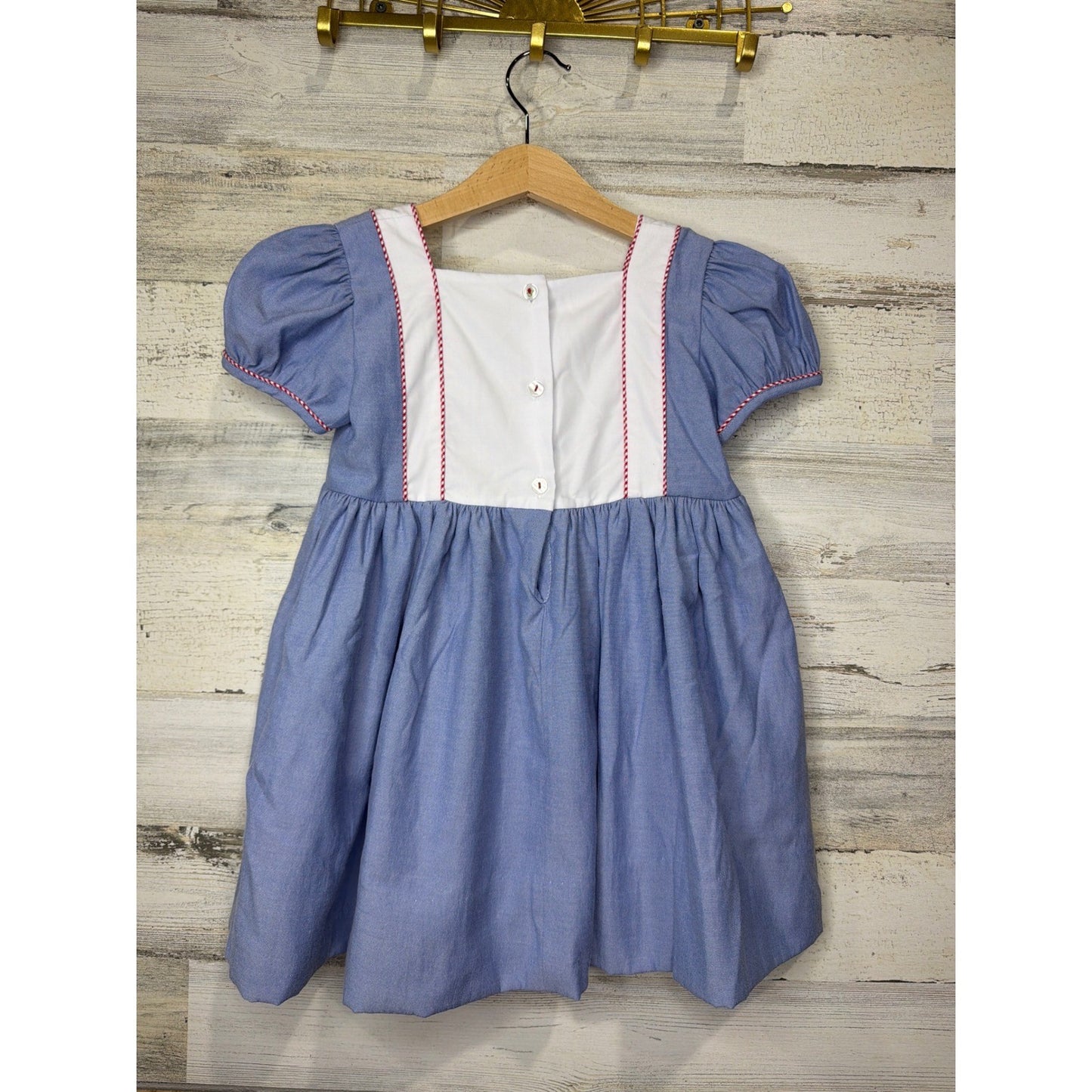 The Proper Peony Dress Girls 4 Blue Apple Pockets School Classic EUC3