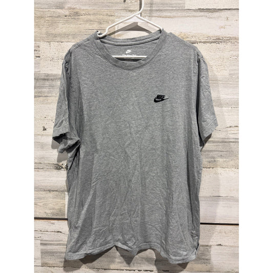 Nike T-Shirt Mens XL Gray Embroidered Logo Sportswear Essential EUC0