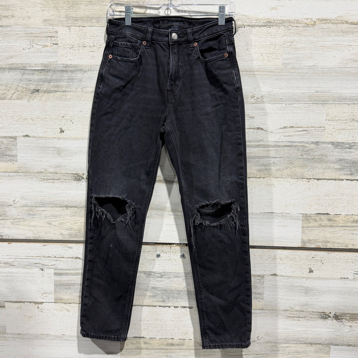 American Eagle Strigid Mom Jean Women 2 Short Black Cotton Distressed EUC0