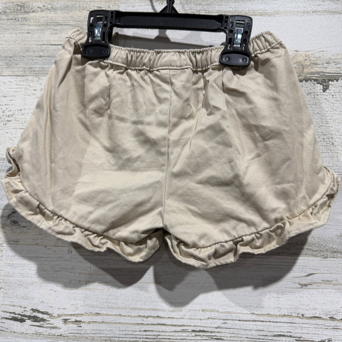The Beaufort Bonnet Company Ruffle Shorts Girls 3T Tan Khaki EUC3