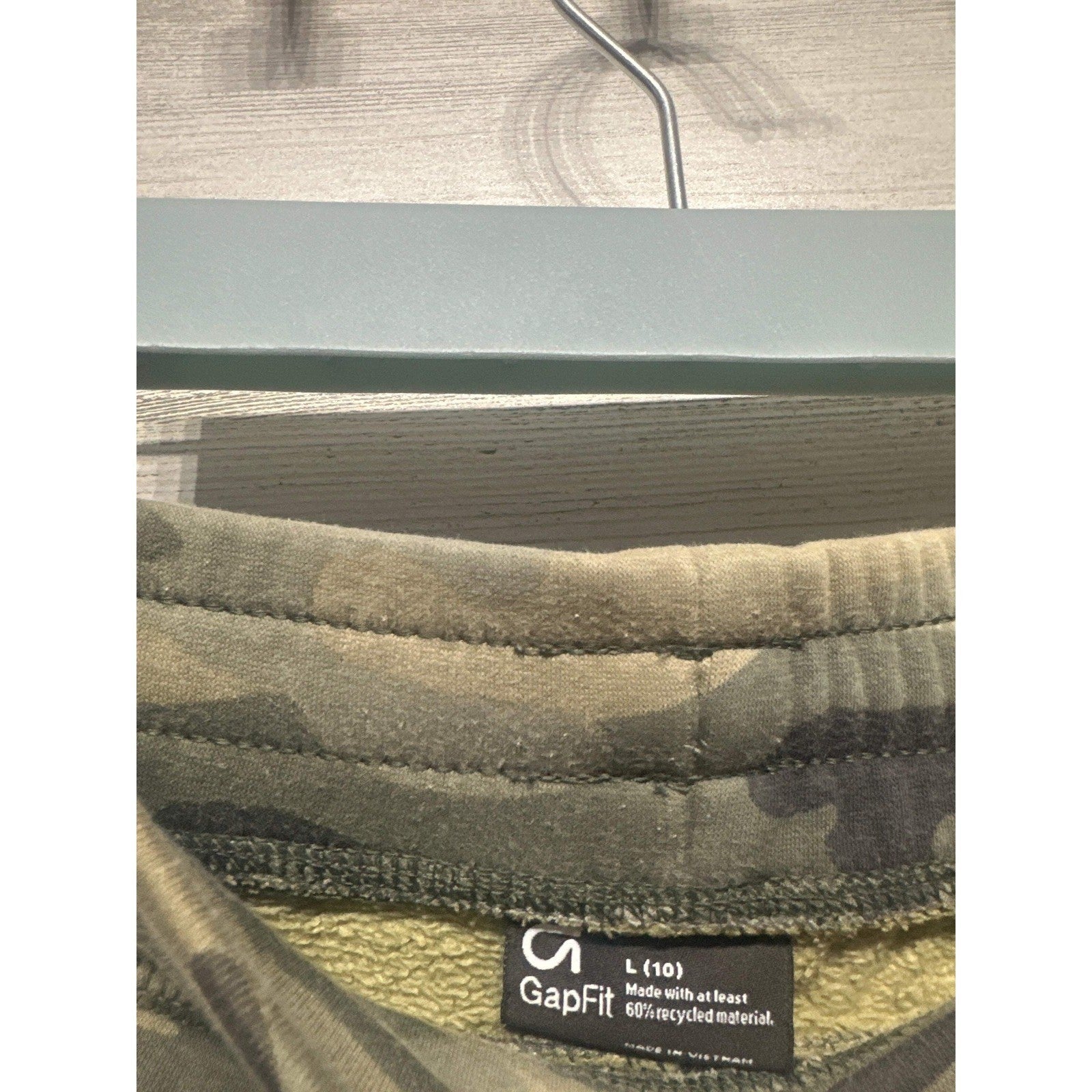 GapFit Joggers Boys 10 Green Camo Tech Fleece Zip Pockets EUC1