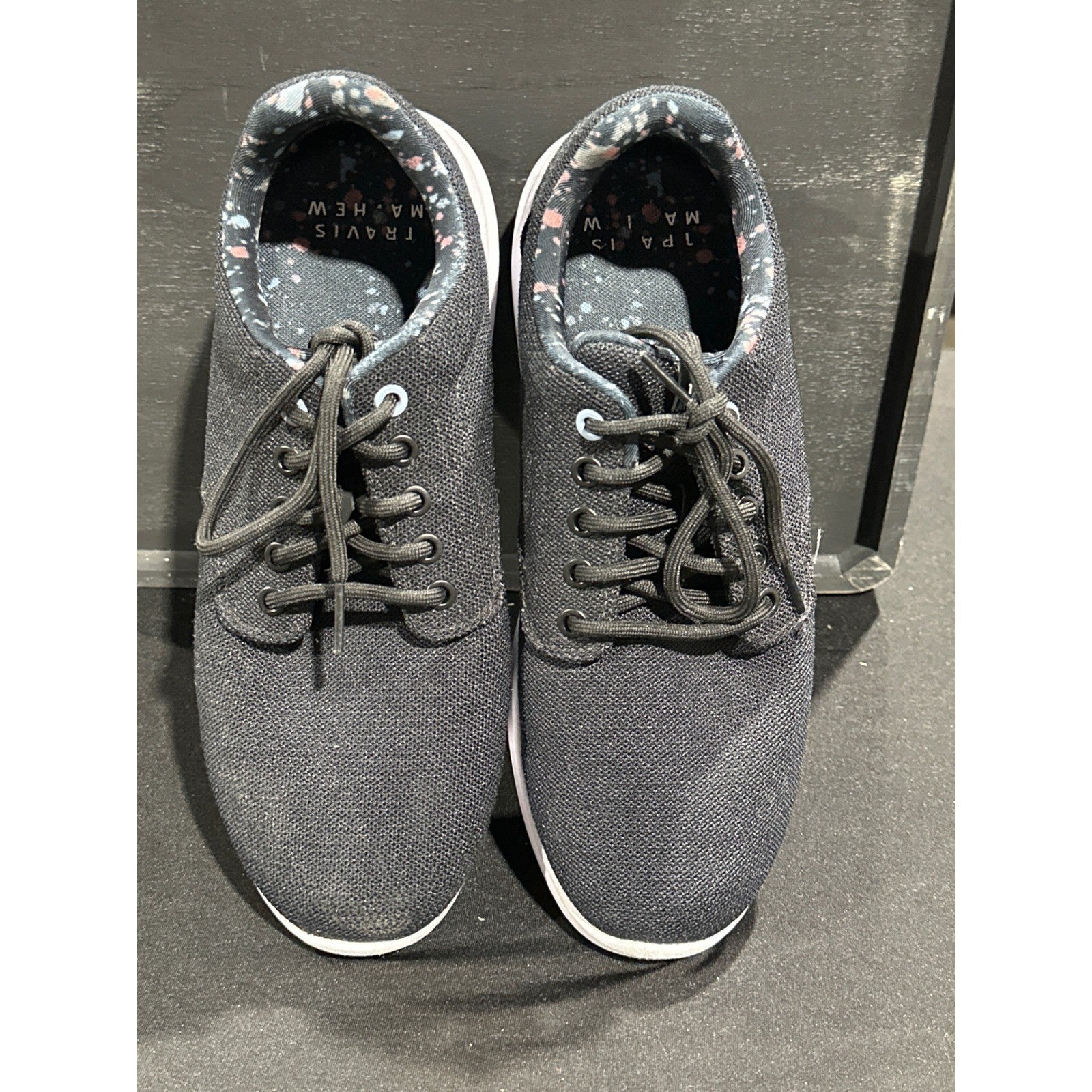 TravisMathew The Daily Sneakers Men 8 Black Mesh Paint Splatter GUC 1MAB4322