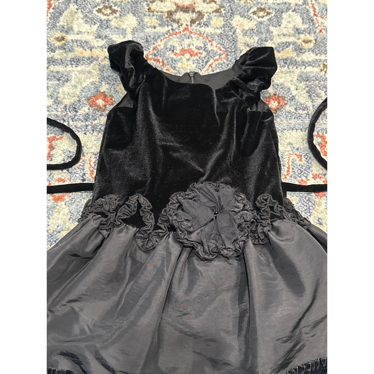 Isobella & Chloe Dress Girls 2T Black Velvet Taffeta Rosette Ruffle EUC1