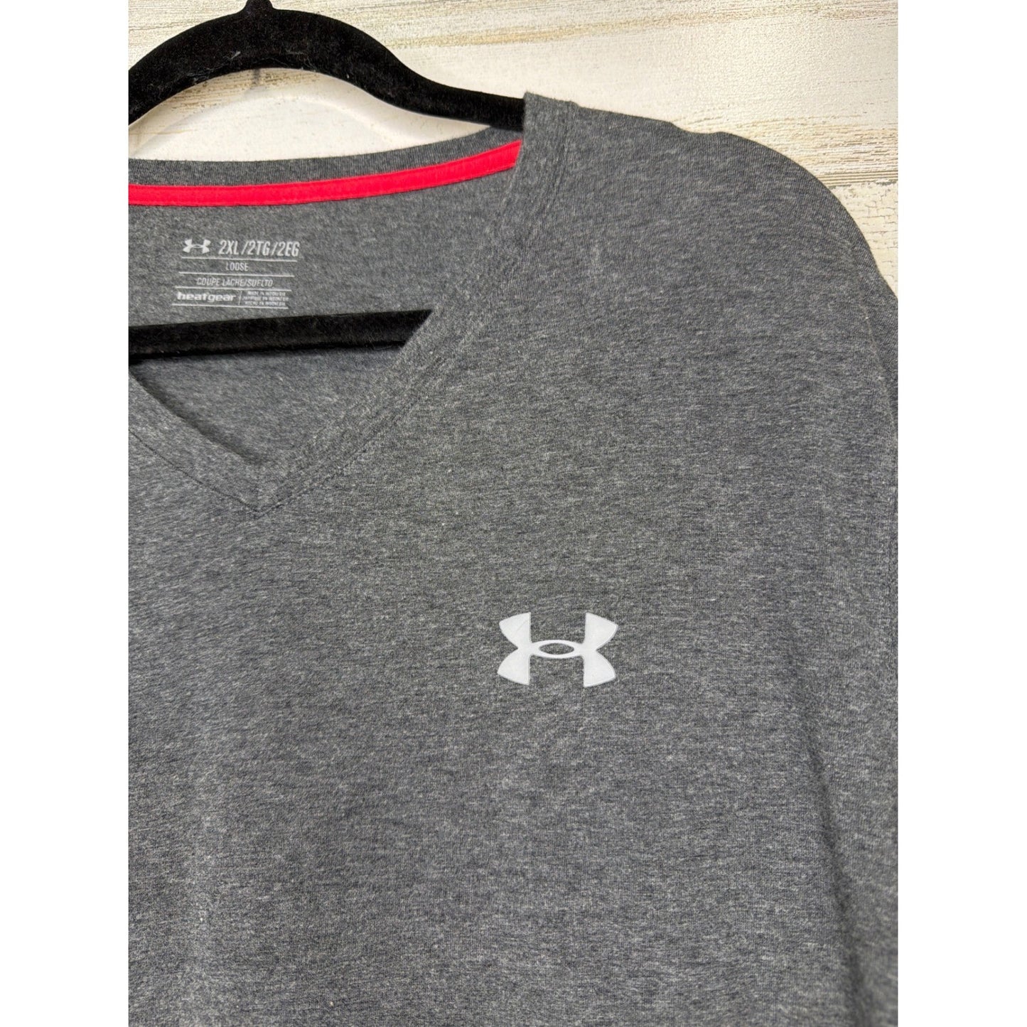 Under Armour V-Neck Shirt Mens 2XL Gray Charged HeatGear Loose EUC2
