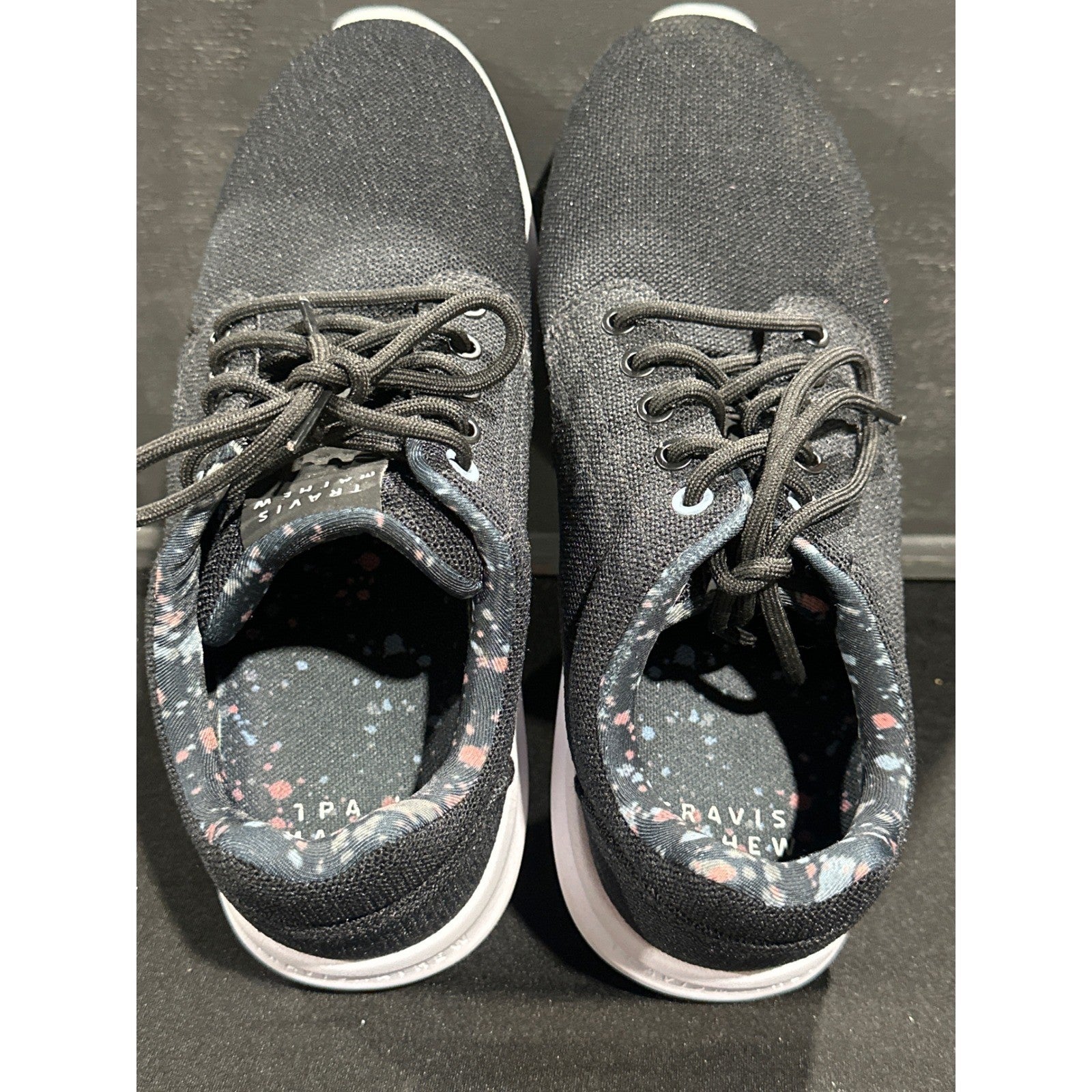 TravisMathew The Daily Sneakers Men 8 Black Mesh Paint Splatter GUC 1MAB4326