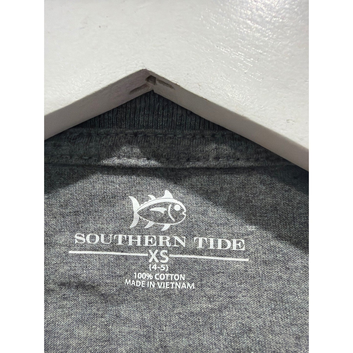 Southern Tide Long Sleeve Shirt Boys XS Gray Gingerbread Fish Holiday Prep EUC2