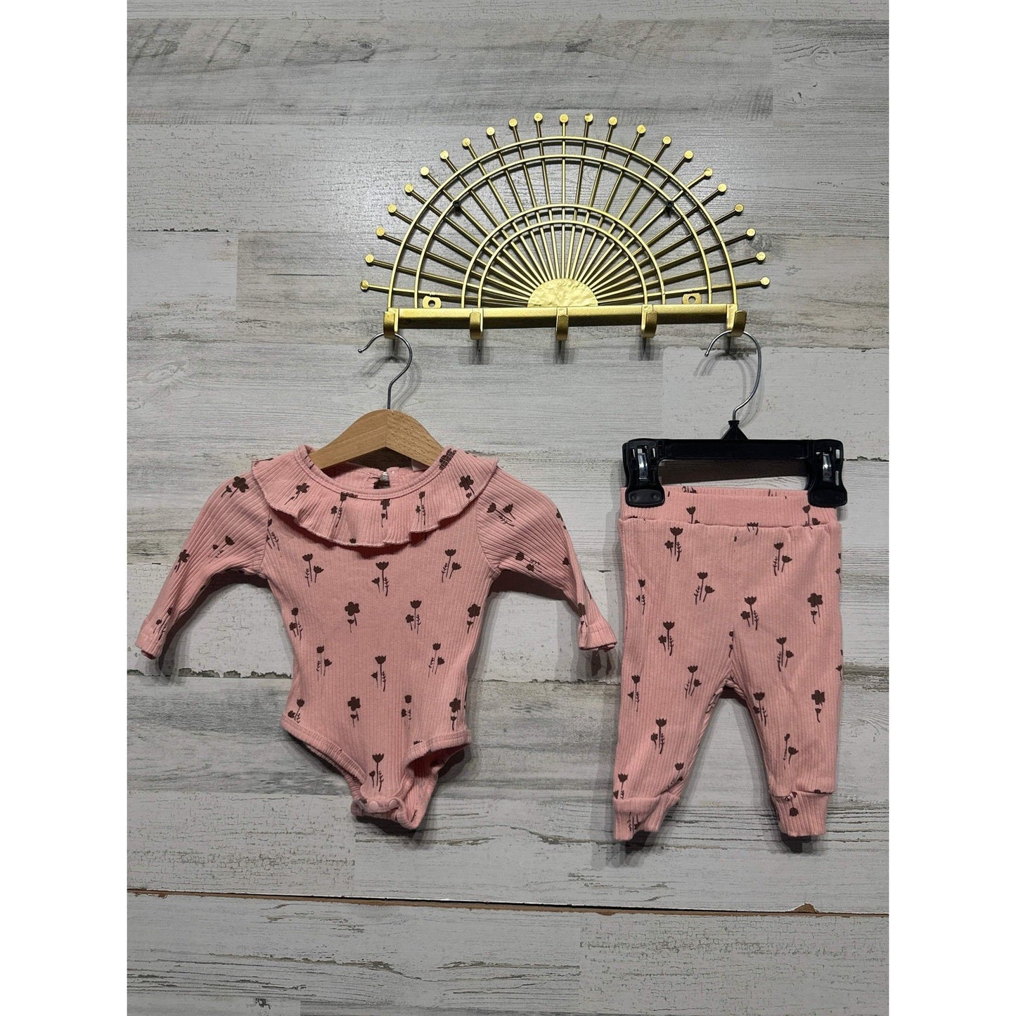 Floral Ruffle Bodysuit & Leggings Girls 1-3M Pink Ribbed Knit 2pc Set0