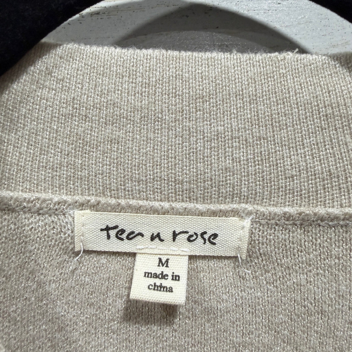 Tea n Rose Sweater Women Medium Beige Mock Neck Drop Shoulder Minimalist EUC2