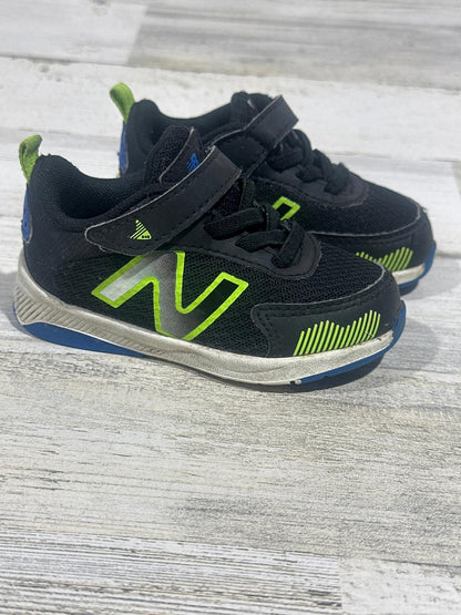 New Balance 545 Running Shoes Boys 5.5 Wide Black Neon Green GUC1