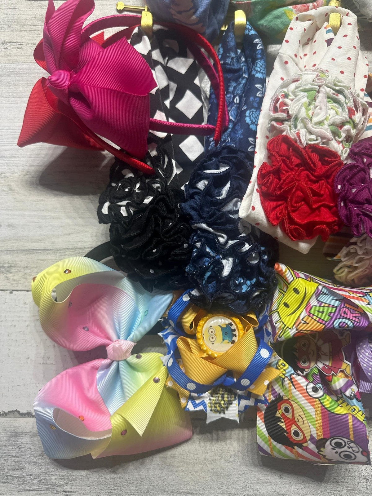 Lot of 18 Various Hair Accessories - Good Used Condition-NWT1
