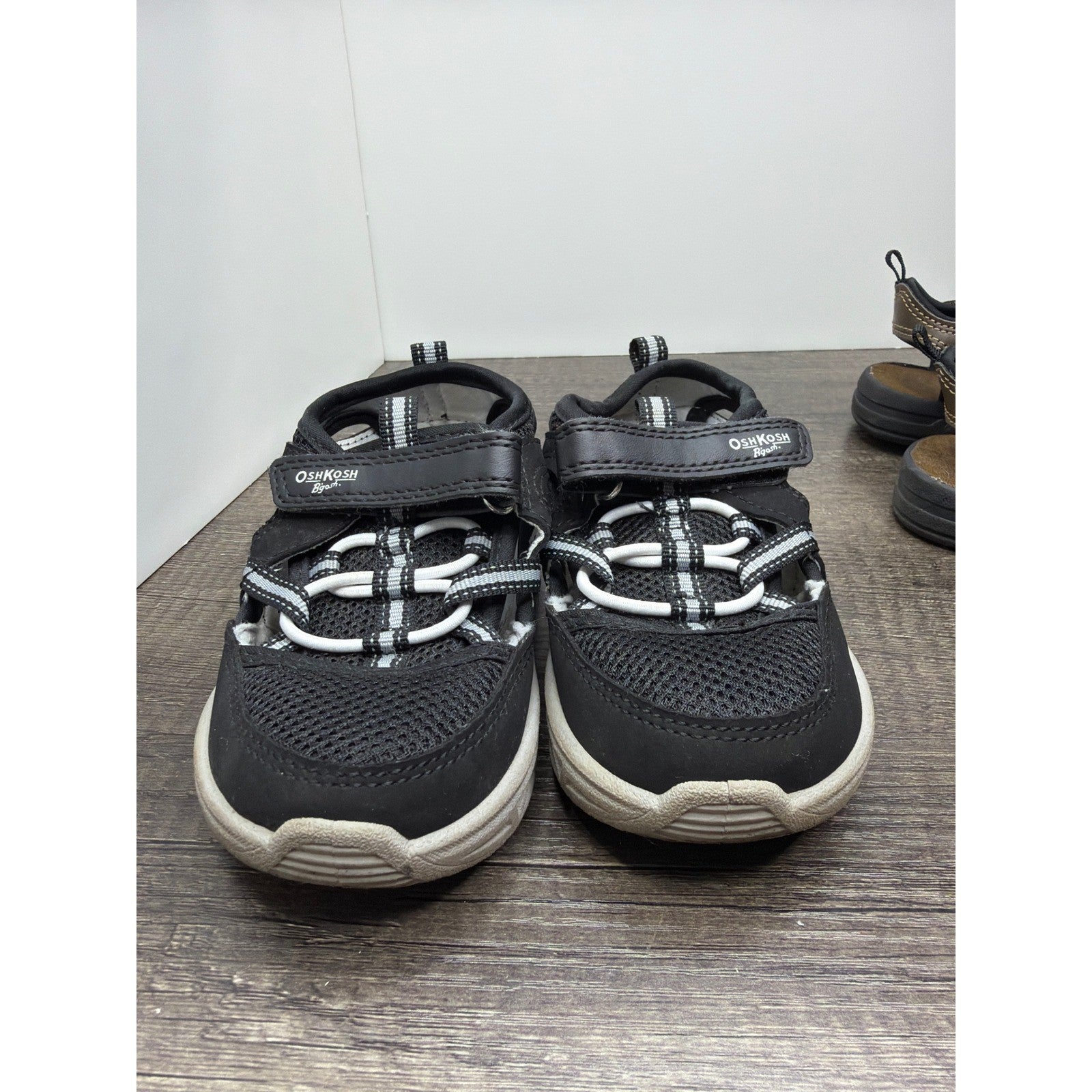 OshKosh Wonder Nation Sandal Bundle Boys Size 7 Toddler Fisherman EUC2