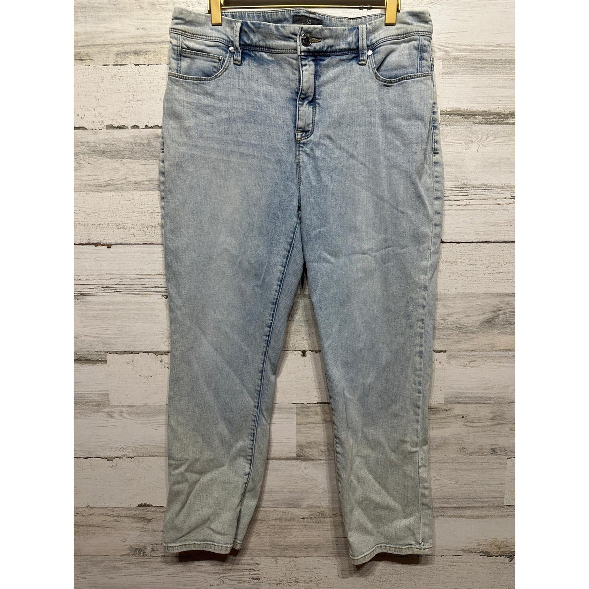 Chico's So Slimming Crop Jeans Women 1.5 Light Wash Blue Stretch Denim EUC0