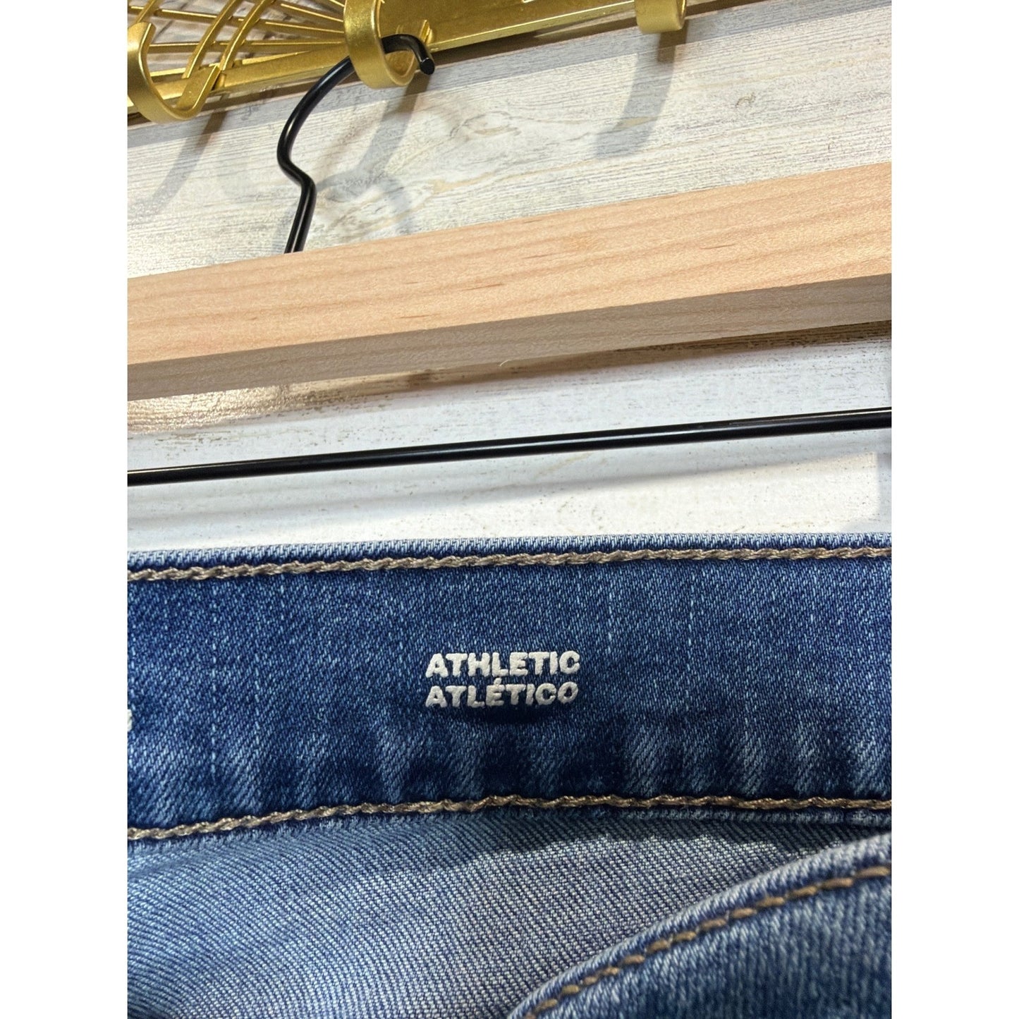 Goodfellow Athletic Jeans Men 38x30 Blue True Temp 365 All Season EUC2