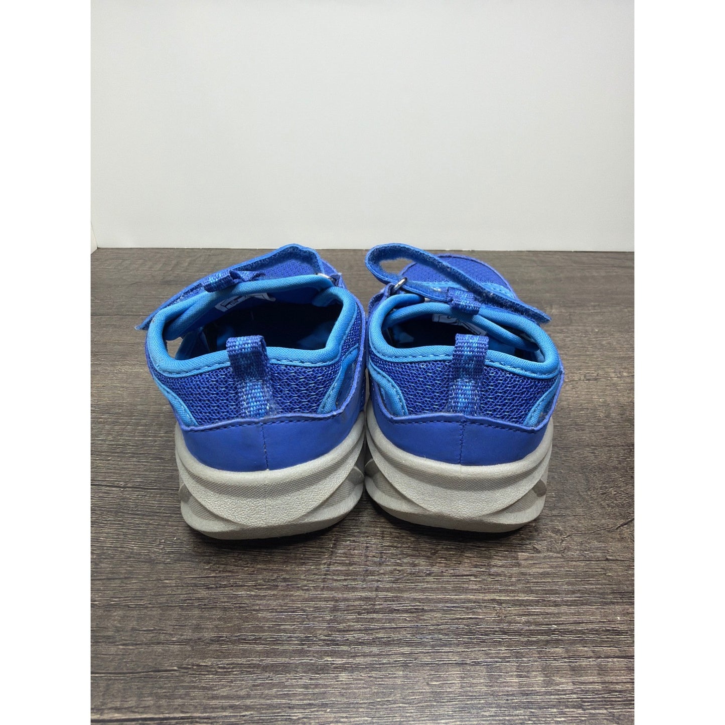 OshKosh Sandals Boys 10 Blue Mesh Closed Toe Athletic Water Sport EUC2