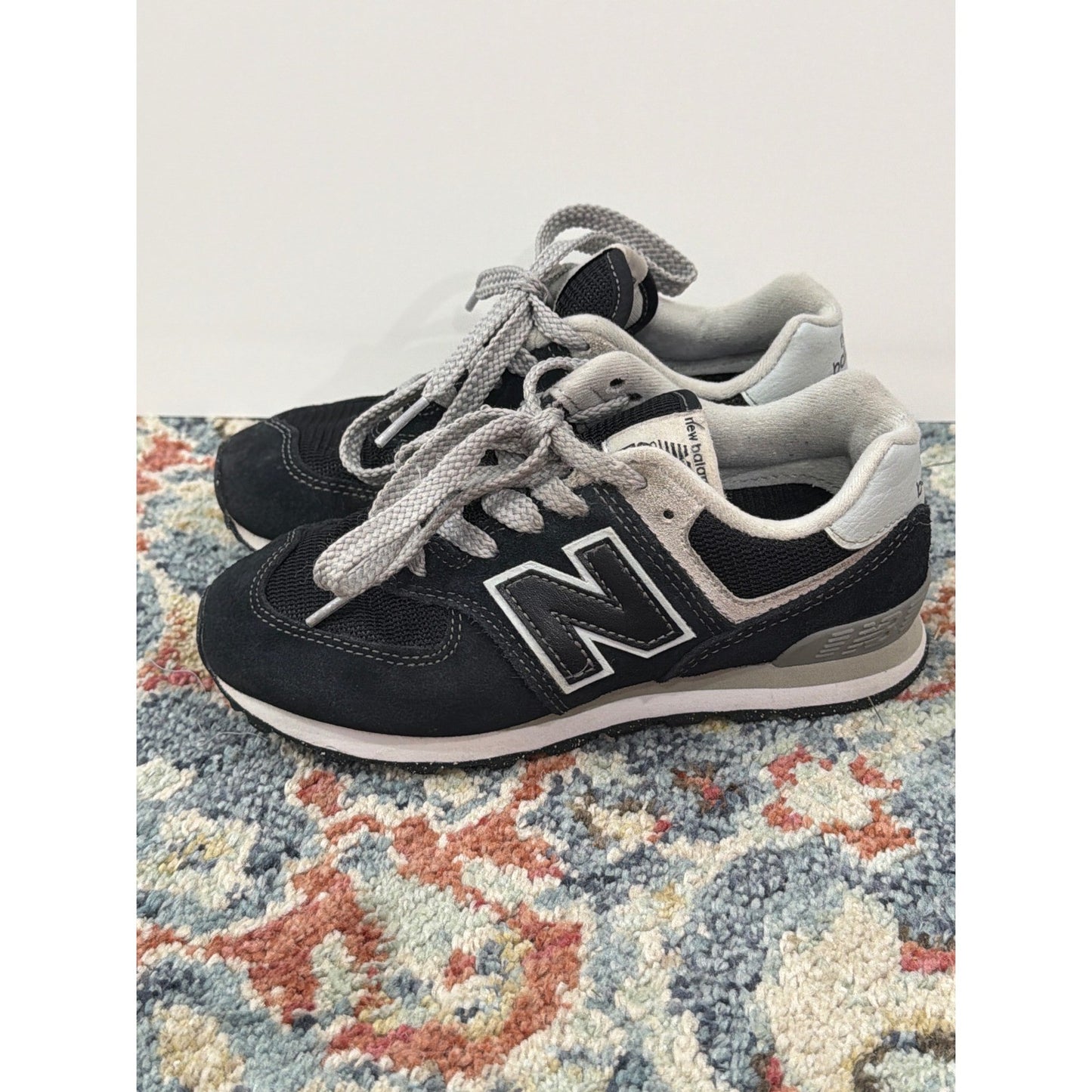 New Balance 574 Shoes Boys 13 Black Grey Suede Mesh Retro Classic EUC0