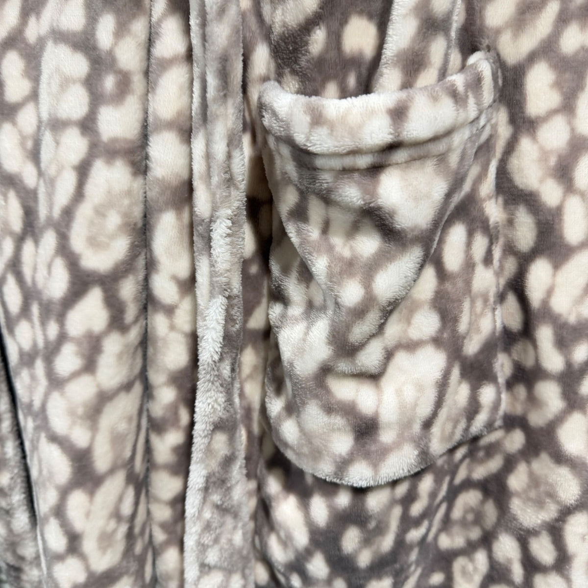 Soma Plush Robe Women XXL Tan Snow Leopard Animal Print Loungewear EUC6