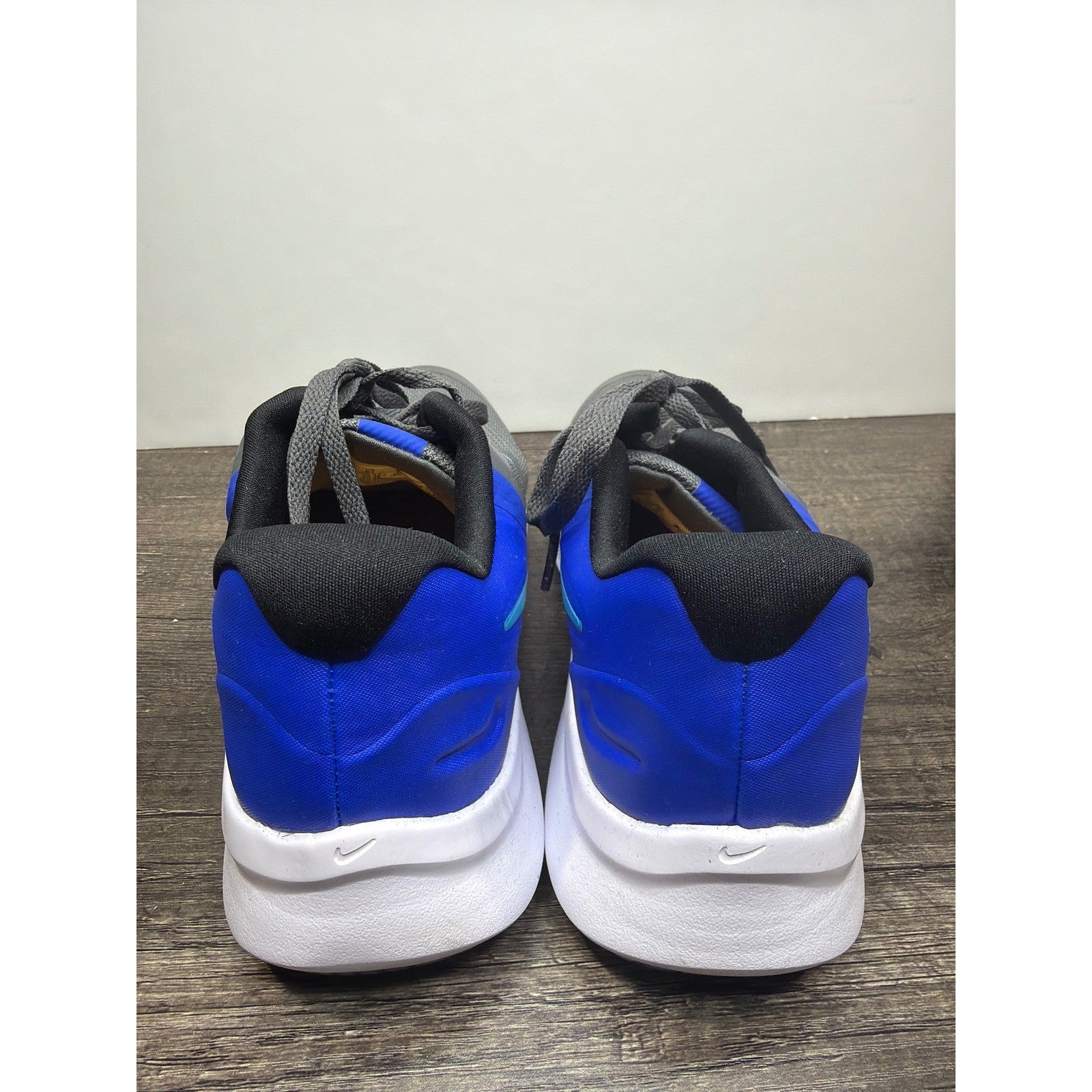 Nike Star Runner Boys Size 6Y Grey Blue Athletic Sneakers Sporty EUC3