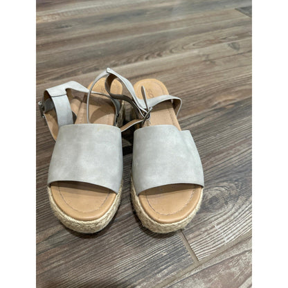 Soda Espadrille Platform Sandals Women Size 8 Grey Chunky Platform Wedge1