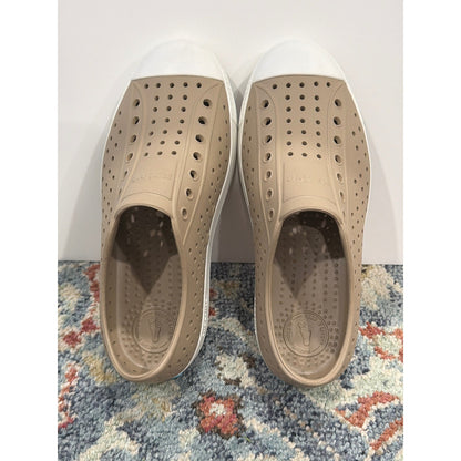 Native Jefferson Shoes Kids J4 Youth Tan Water Friendly Gorpcore EUC3