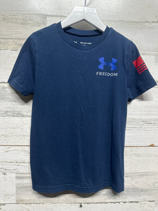 Boys Size XS ( 7 ) Loose Under Armour Freedom Shirt - Very Good Used Condition