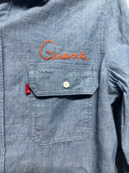 Adult Medium Levi’s MLB Denim Button Up San Francisco Giants Button Up Shirt - Very Good Used Condition