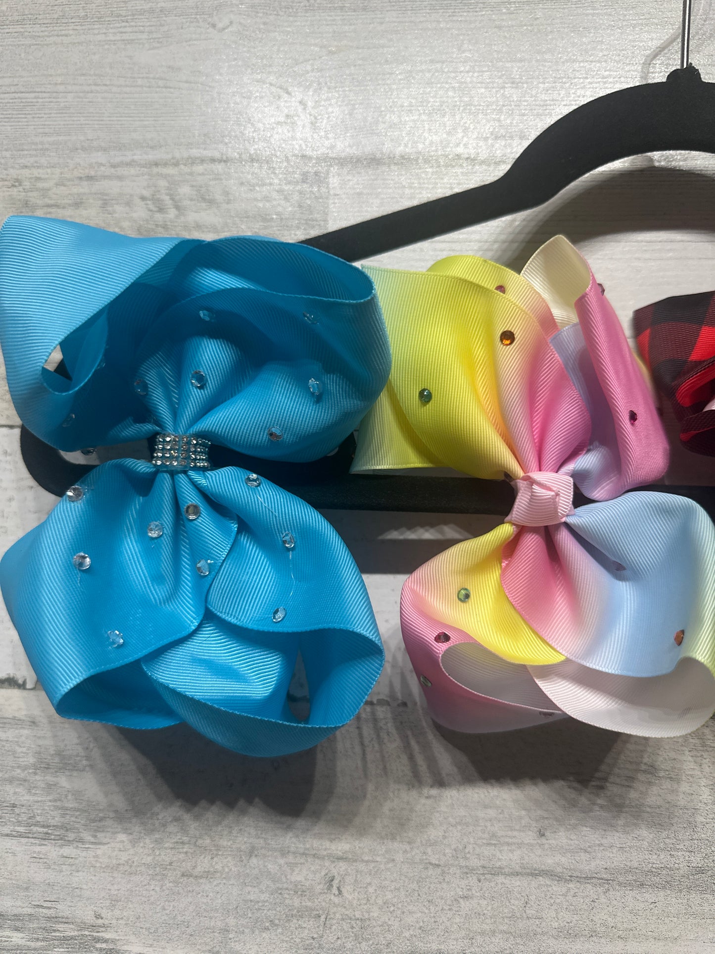 Lot of 4 Large Hair Bows on Alligator Clips- Good Used Condition