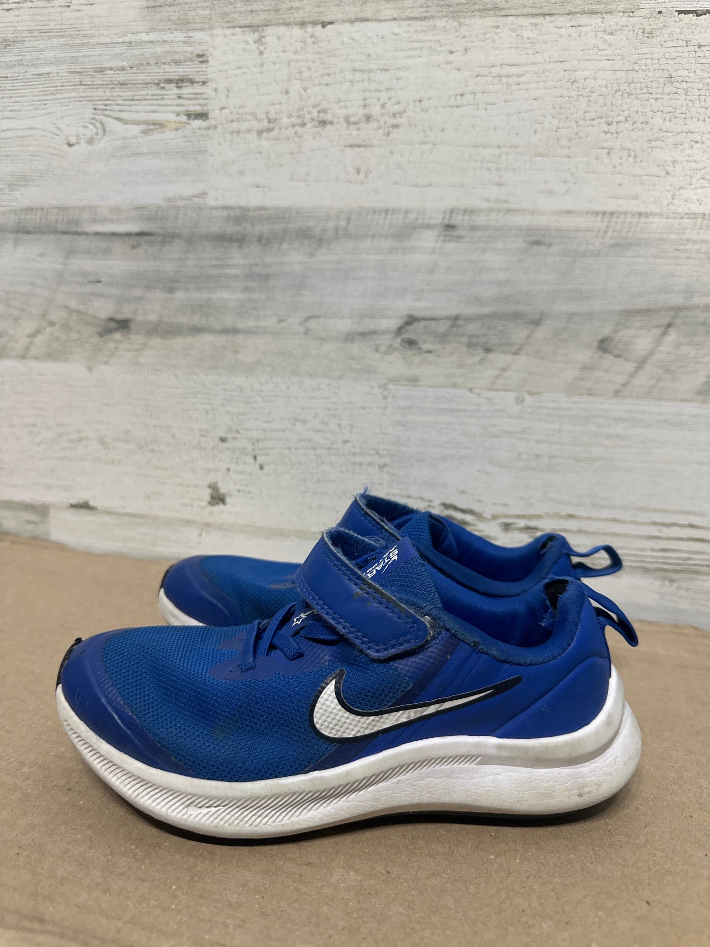 Size 13.5 (Youth) Nike StarRunner Blue Velcro Shoes - Play Condition*