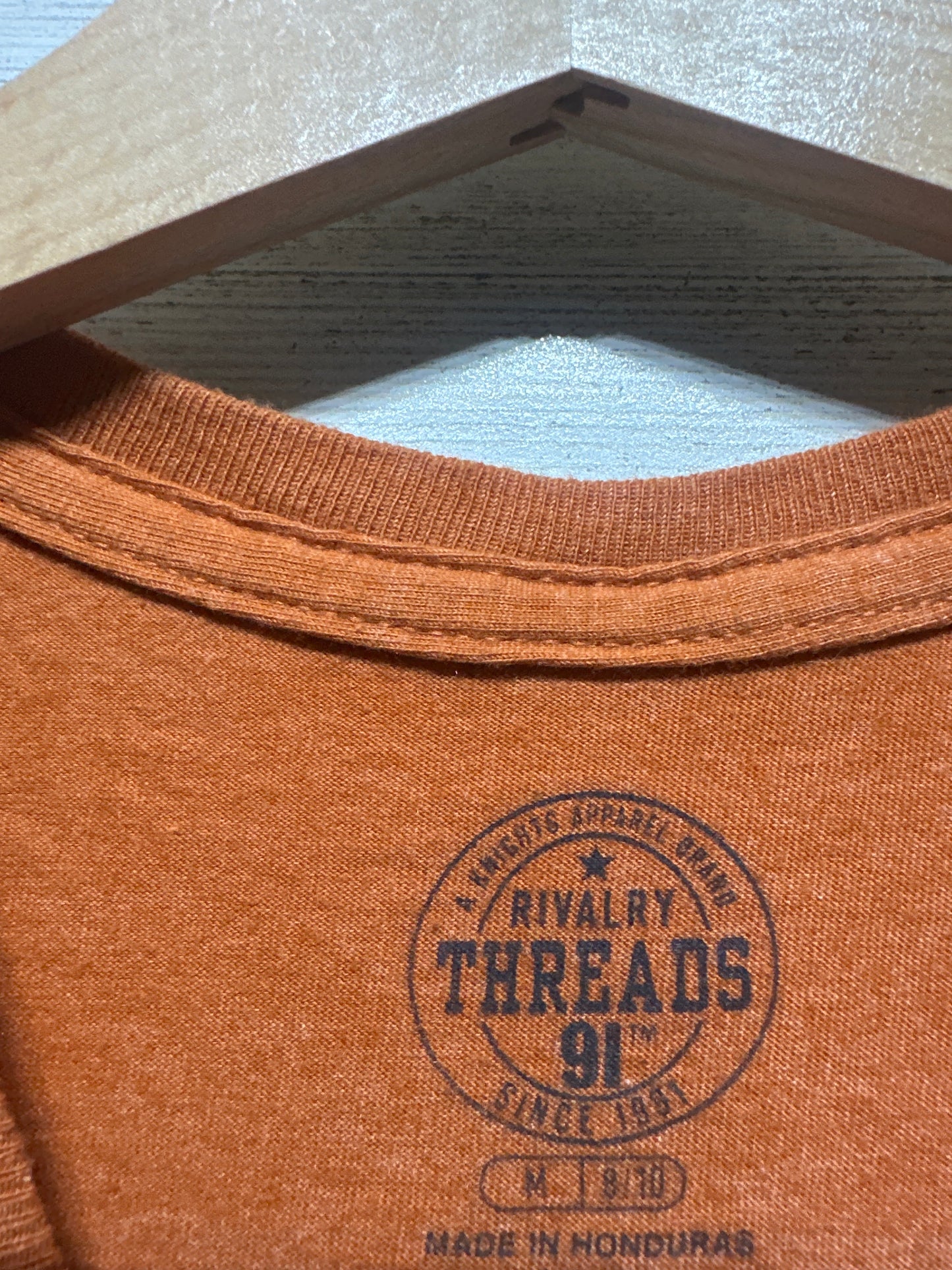 Boys Size 8/10 Medium Rivalry Threads Texas Longhorns Shirt - Very Good Used Condition